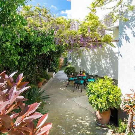 Apartment Nives In The Center - Free Parking Split