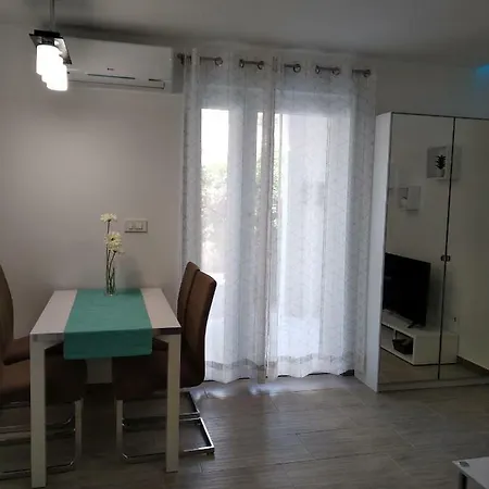 Apartment Nives In The Center - Free Parking *