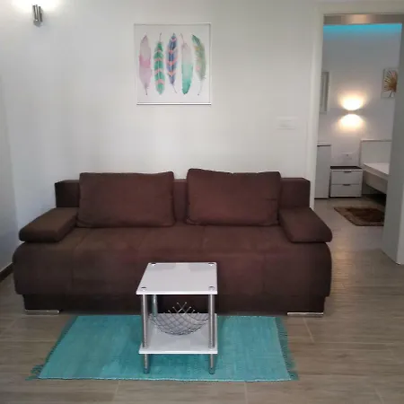 Nives In The Center - Free Parking Apartment