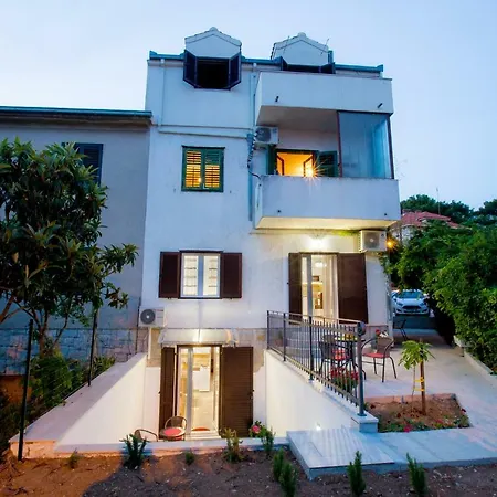 Apartment Nives In The Center - Free Parking *